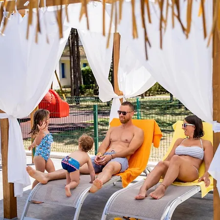 Summer Time Family Apartment