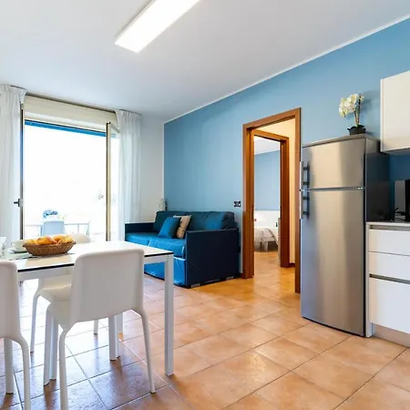 Summer Time Family Apartment