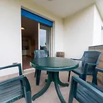Summer Time Family Apartament *