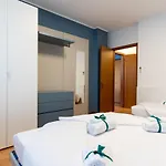 Summer Time Family Apartment