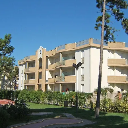 Summer Time Family Apartment